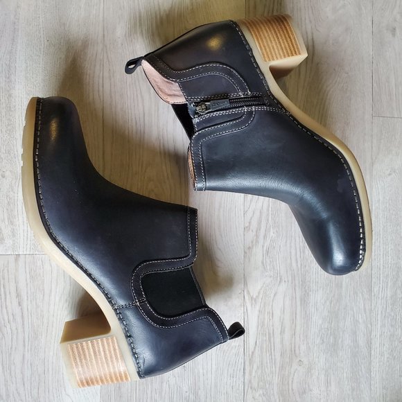 dansko harlene bootie